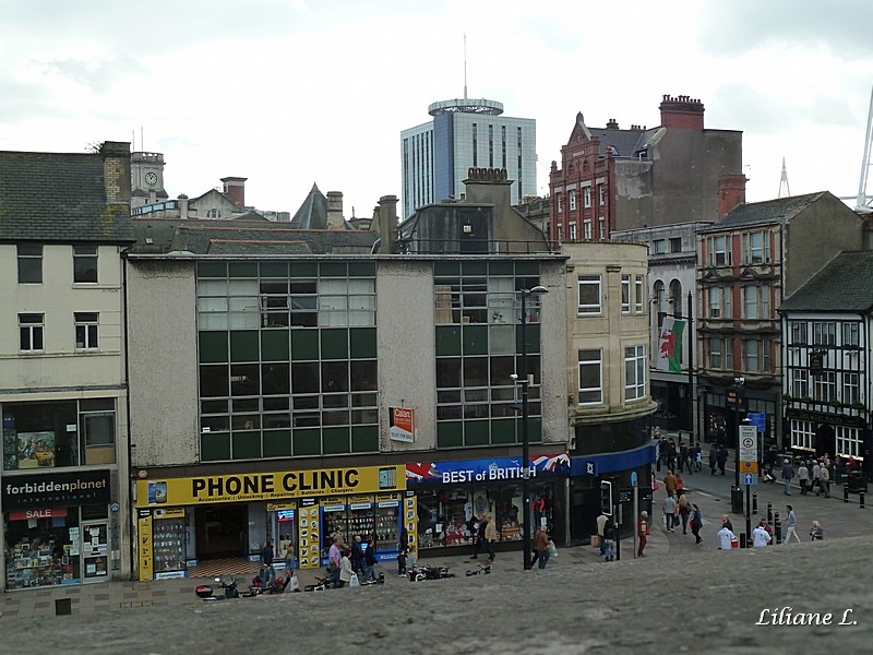 La rue vue des remparts.