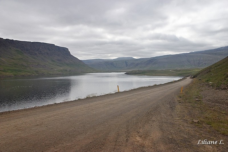 Le Hvammsfjordur sous la grisaille 